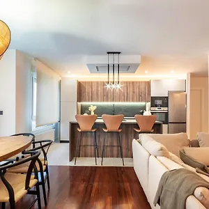 New! Lovely 4-bedroom Loft In Apartamento